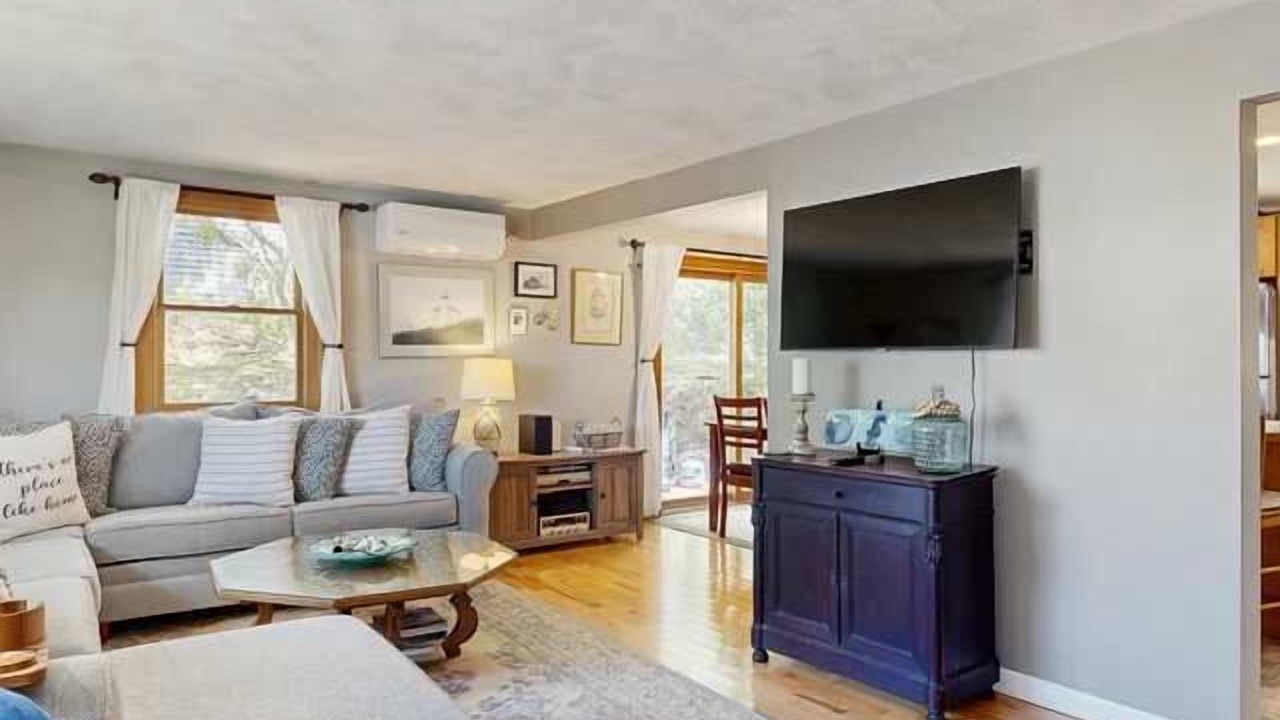 Photo of Livingroom in East Falmouth