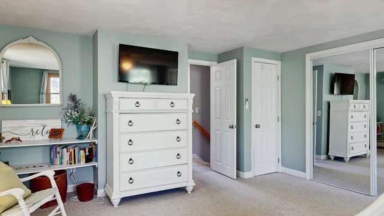 Photo of Livingroom in East Falmouth