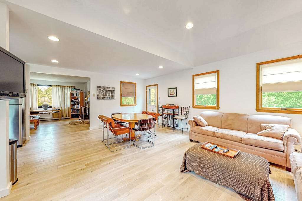Photo of Livingroom in East Falmouth