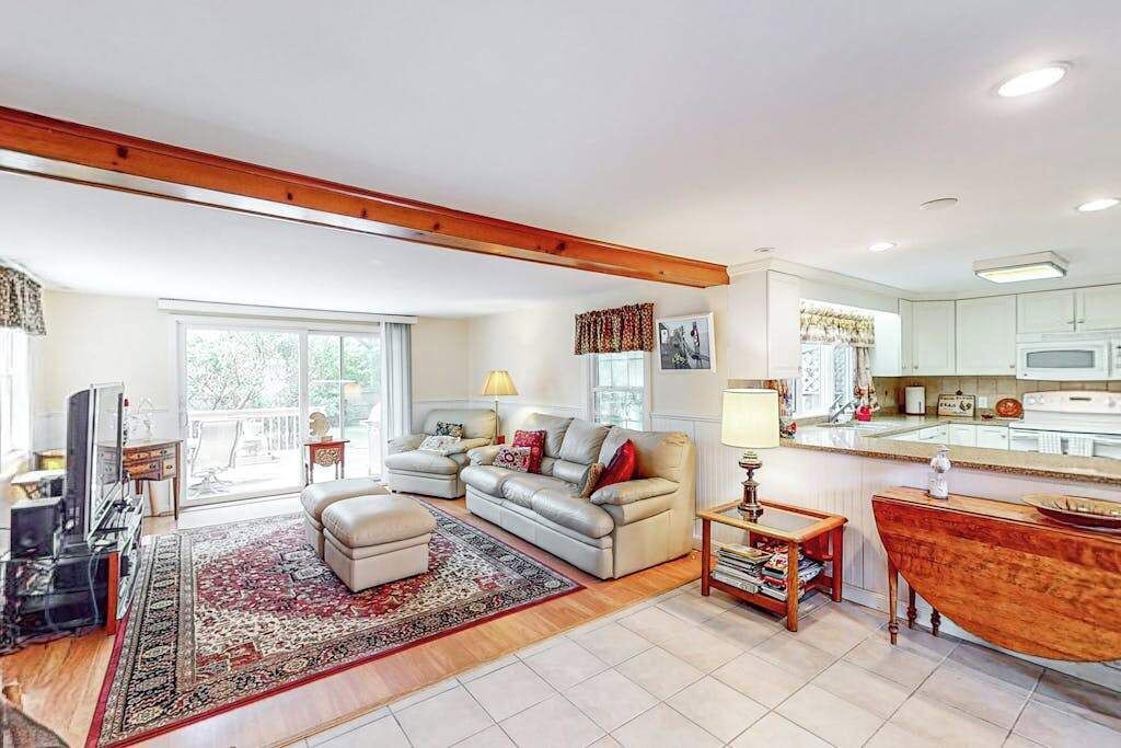 Photo of Livingroom in Falmouth Heights