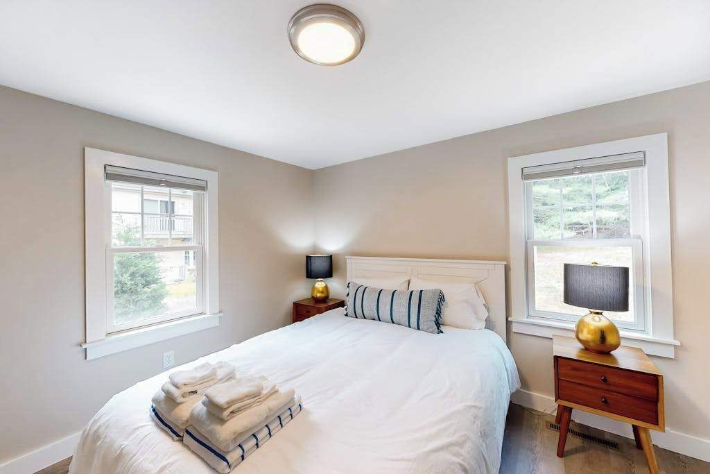 Photo of Bedroom in Cotuit