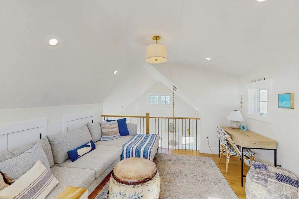 Photo of Livingroom in Campground Landing