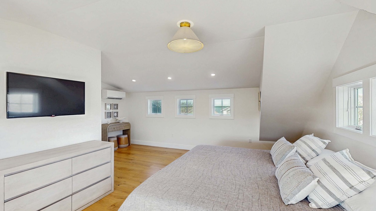 Photo of Bedroom in Campground Landing