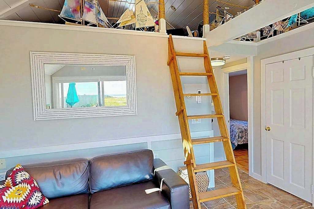 Photo of Livingroom in North Truro