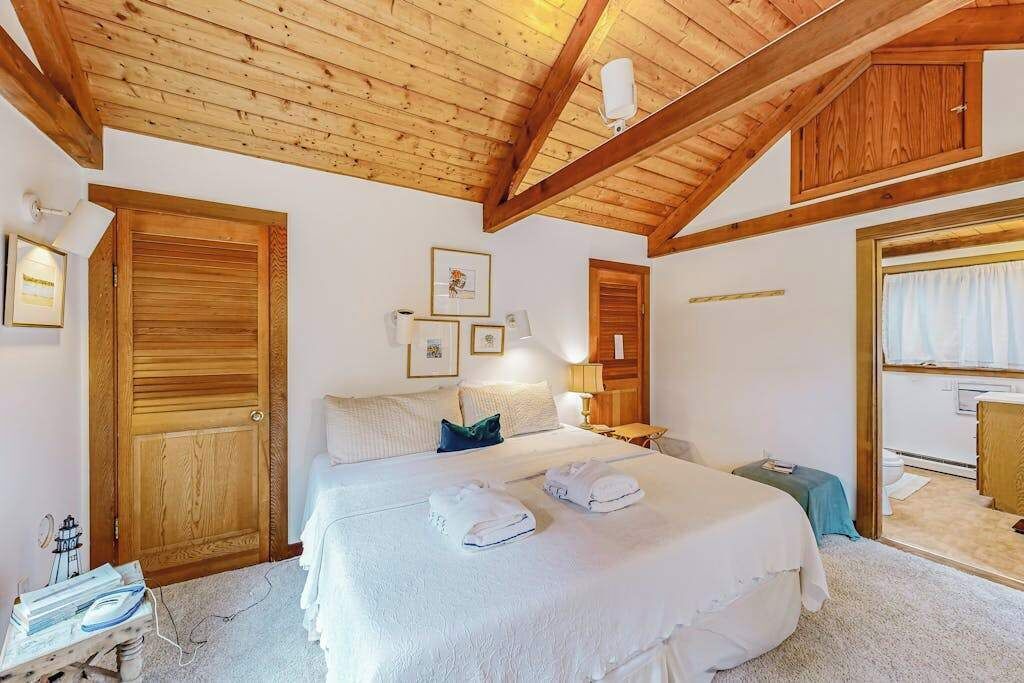 Photo of Bedroom in West Tisbury