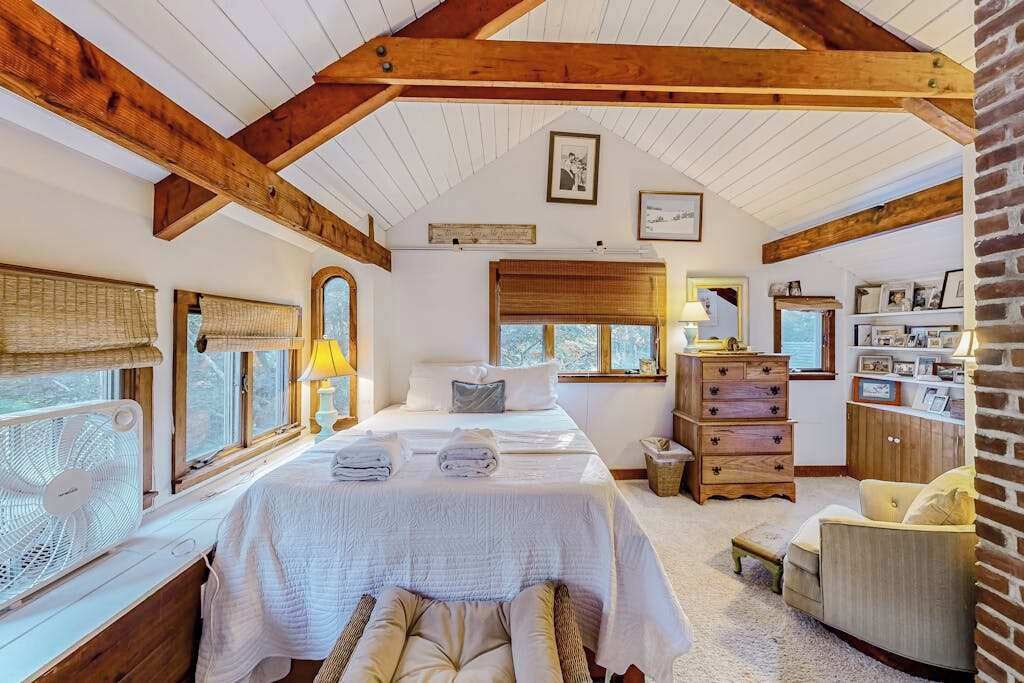 Photo of Bedroom in West Tisbury