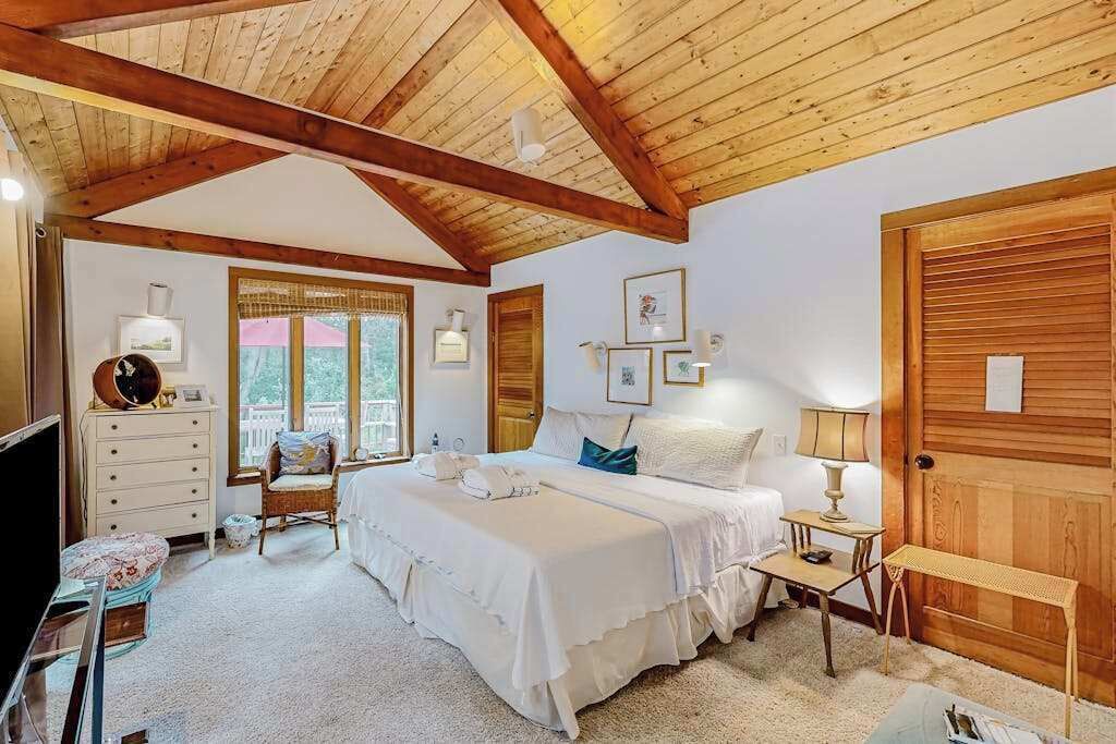 Photo of Bedroom in West Tisbury