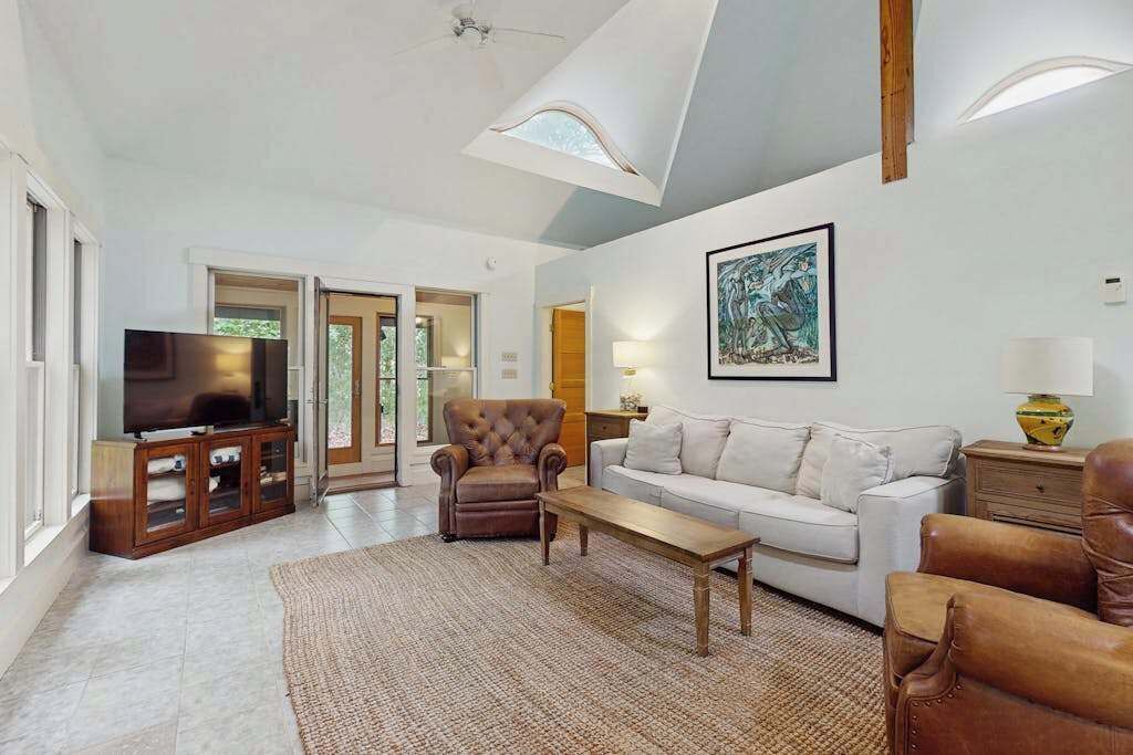 Photo of Livingroom in West Tisbury