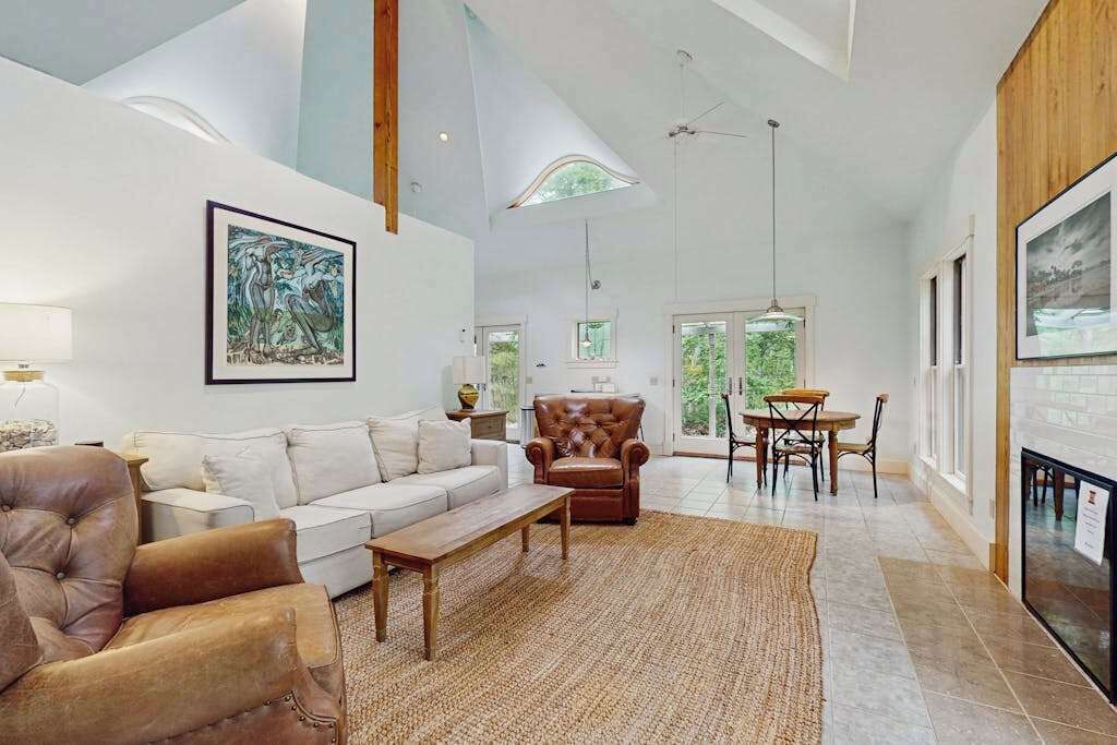 Photo of Livingroom in West Tisbury