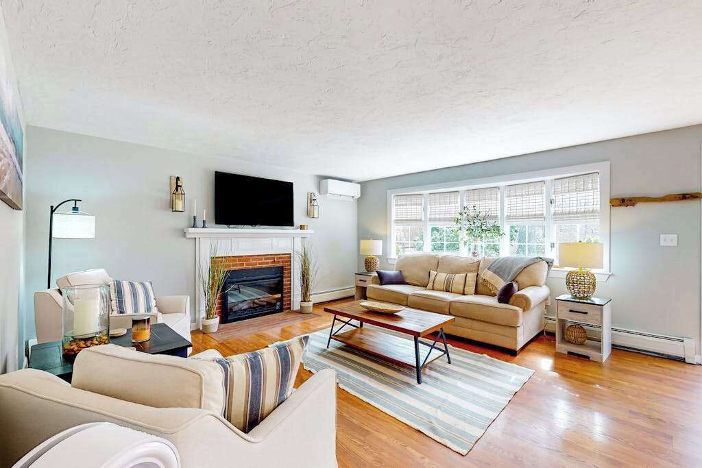 Photo of Livingroom in North Falmouth