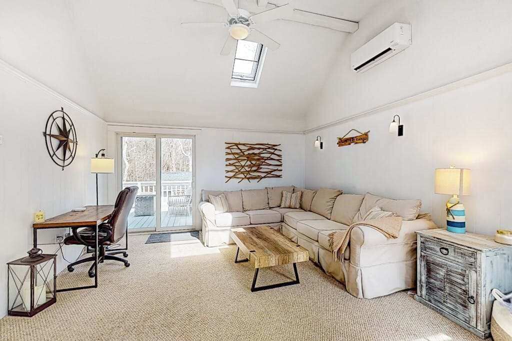 Photo of Livingroom in North Falmouth