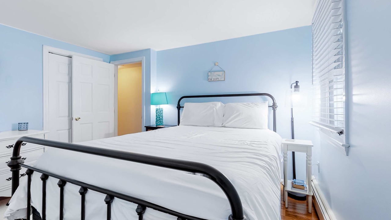 Photo of Bedroom in Yarmouth Port