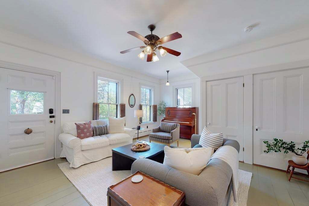 Photo of Livingroom in West Dennis
