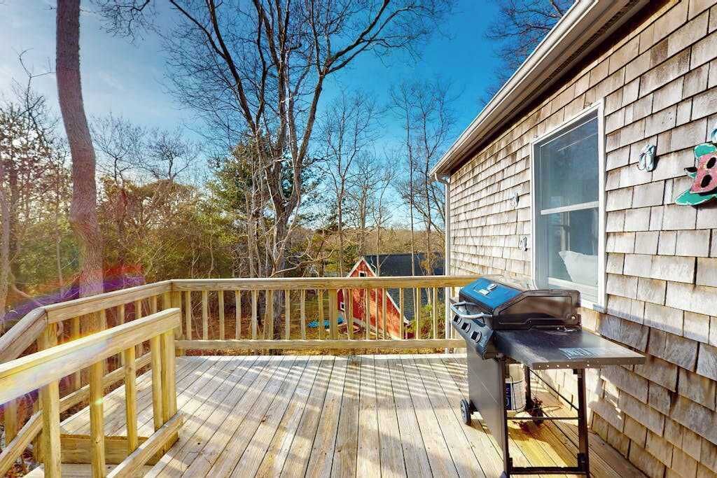 Photo of Patio Balcony in Cedar Bushes
