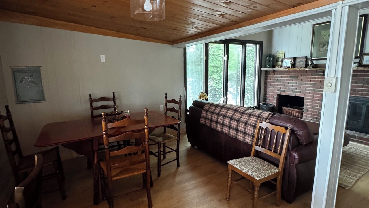 Photo of Livingroom in Raymond