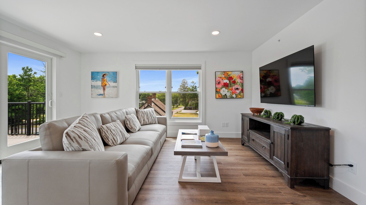 Photo of Livingroom in Saratoga Springs