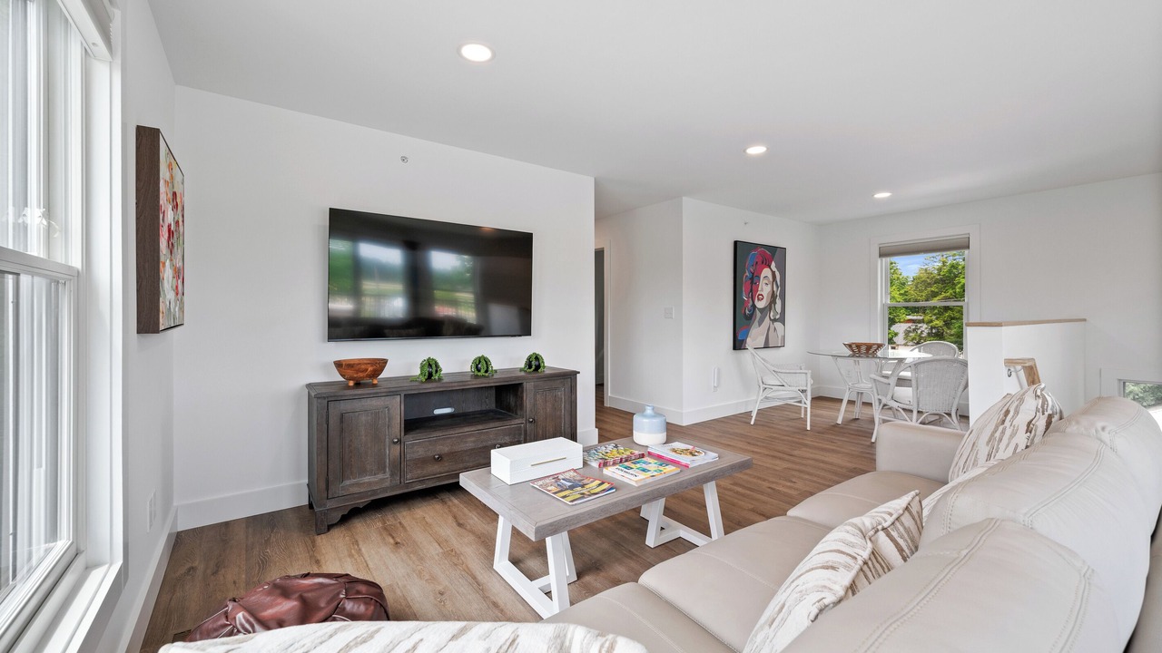 Photo of Livingroom in Saratoga Springs