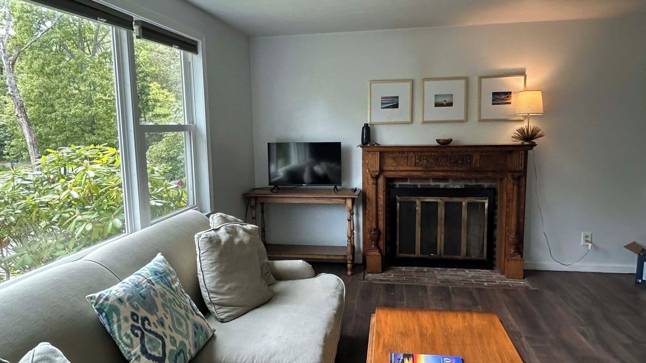 Photo of Livingroom in Eastham