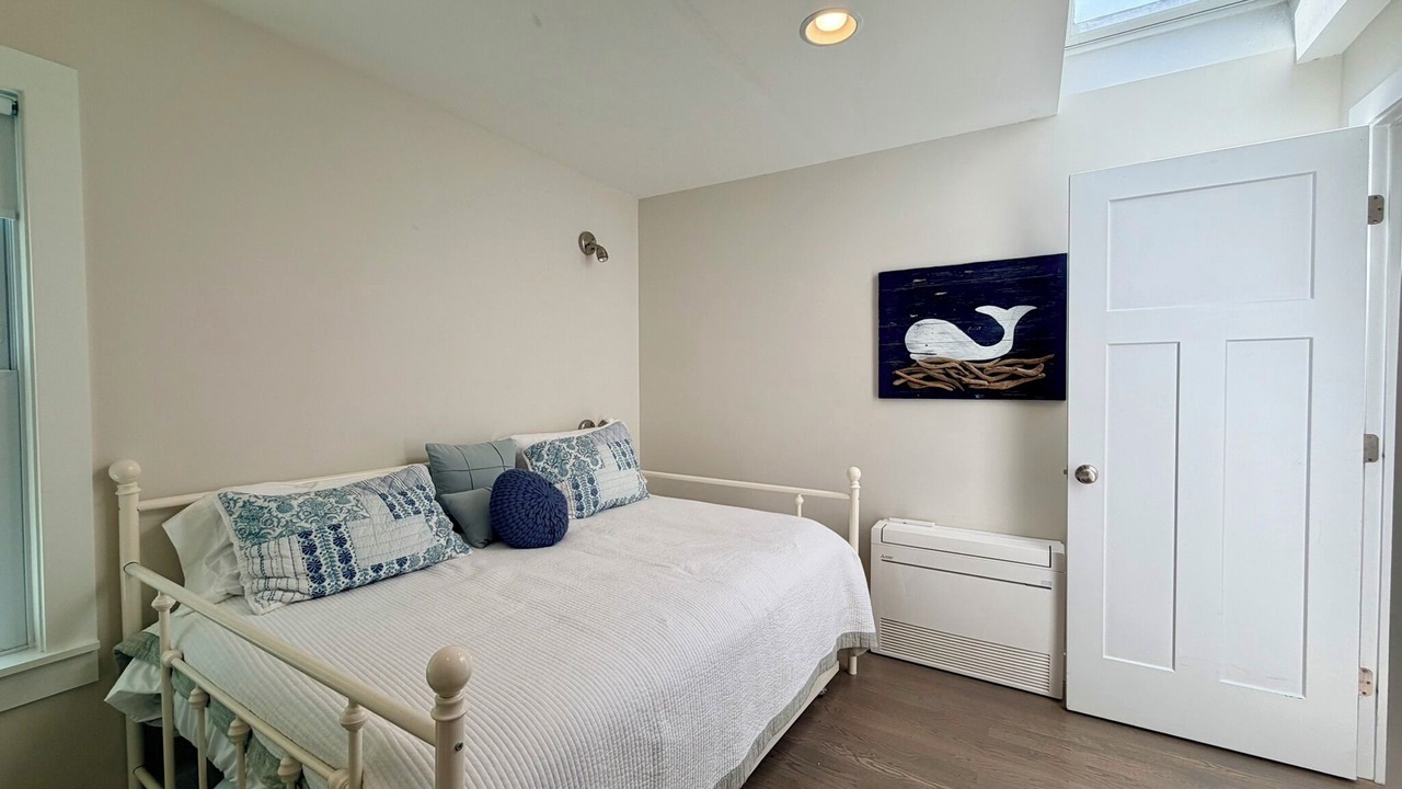 Photo of Bedroom in Summersea