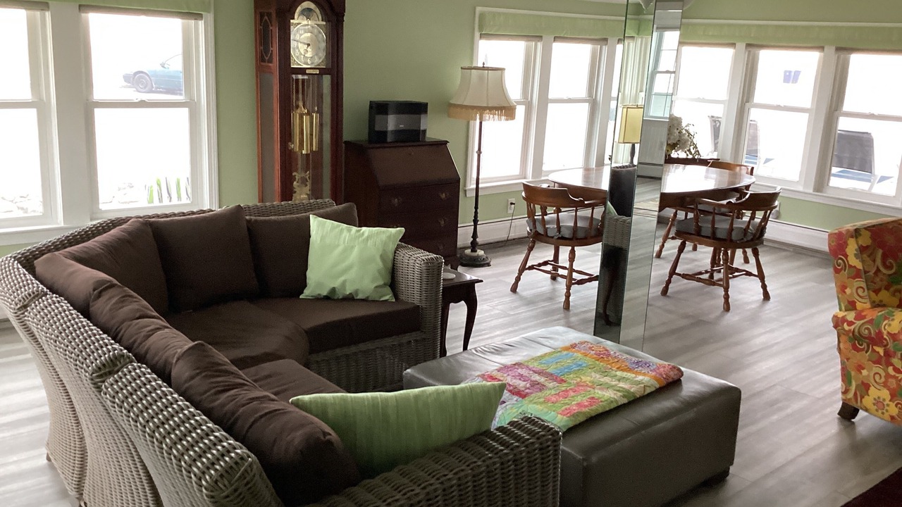Photo of Livingroom in Hampton