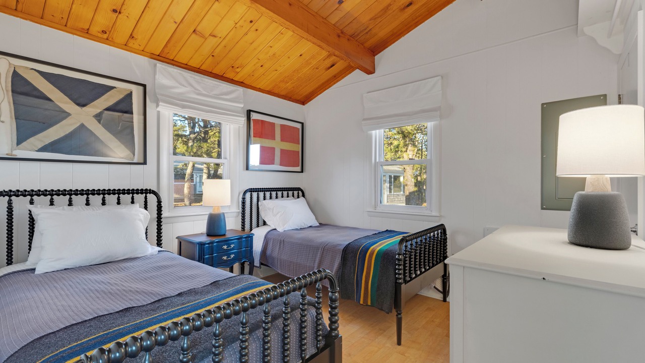 Photo of Bedroom in Indian Neck Heights