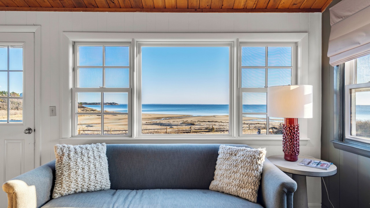 Photo of Livingroom in Indian Neck Heights
