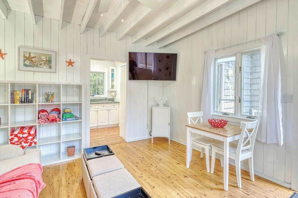 Photo of Livingroom in Ocean Bay Park