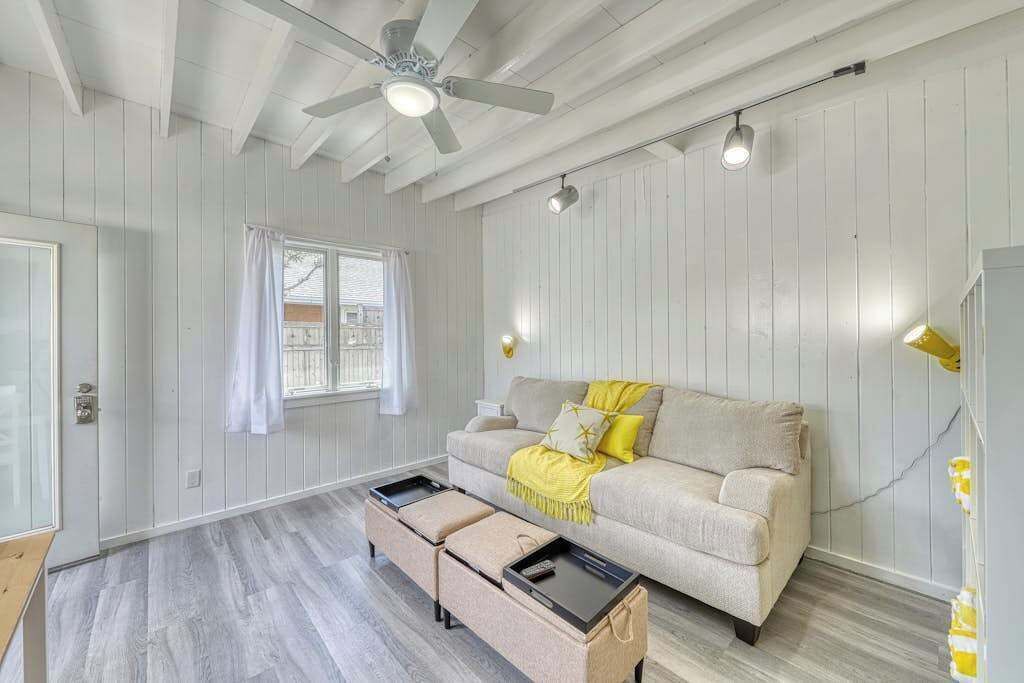 Photo of Livingroom in Ocean Bay Park