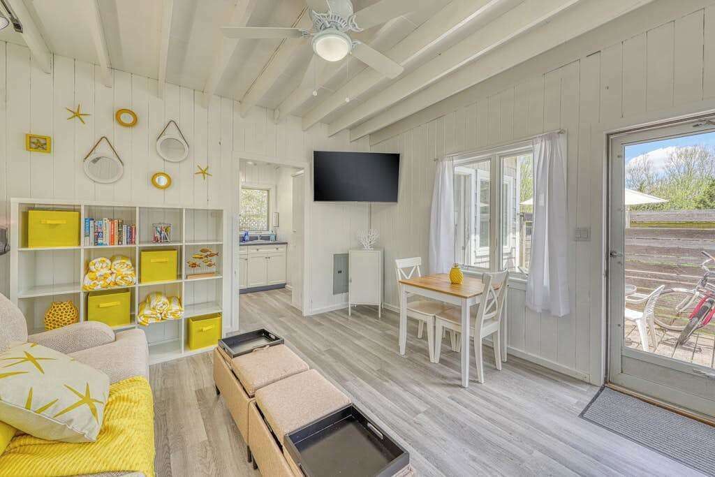 Photo of Livingroom in Ocean Bay Park