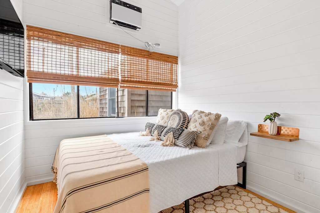 Photo of Bedroom in Ocean Bay Park