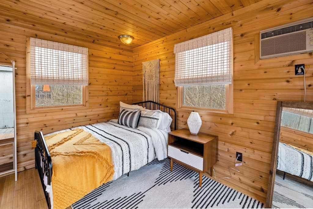 Photo of Bedroom in Ocean Bay Park
