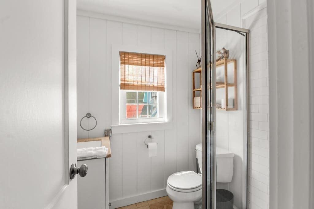 Photo of Bathroom in Ocean Bay Park
