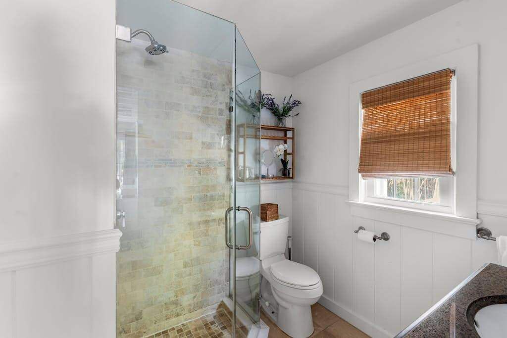 Photo of Bathroom in Ocean Bay Park