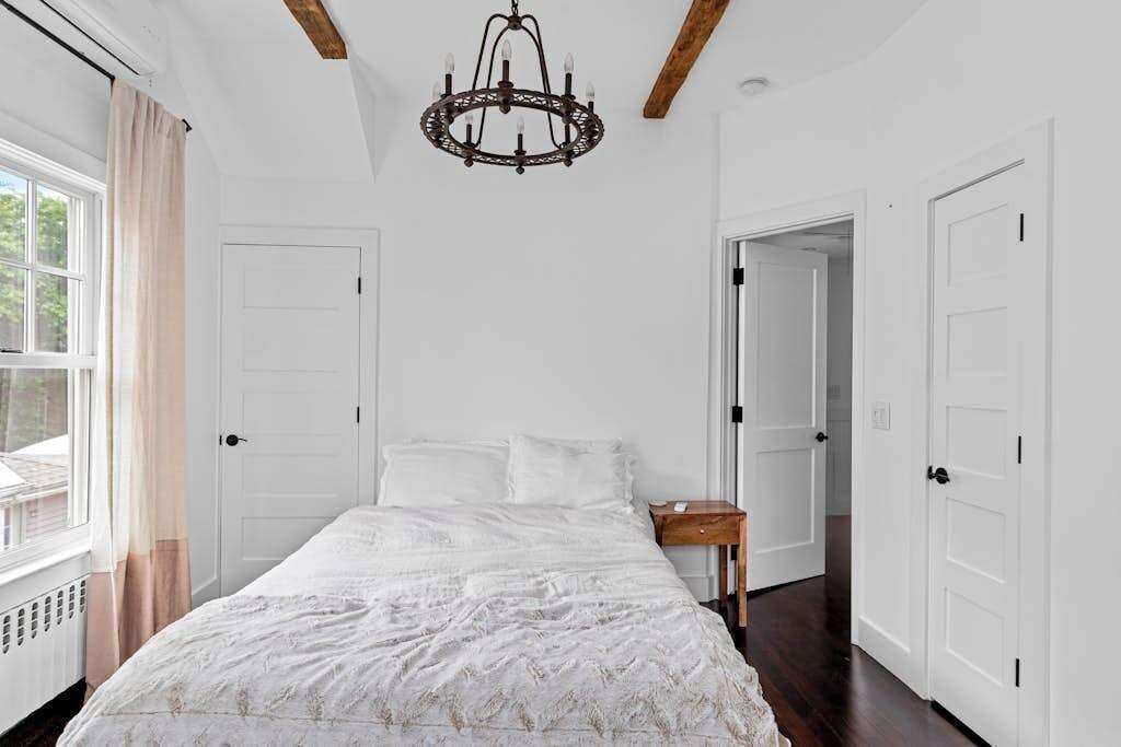 Photo of Bedroom in Greenport West