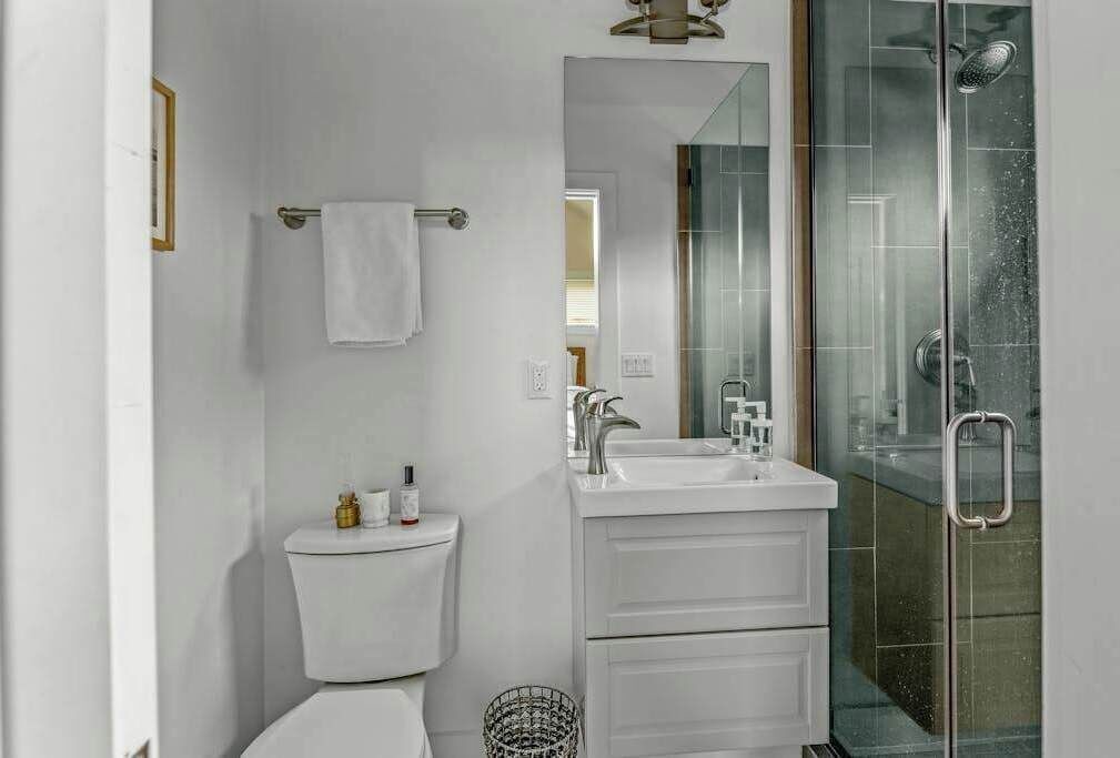 Photo of Bathroom in Pipes Cove