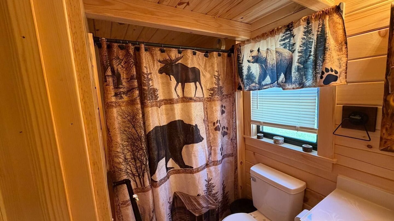 Photo of Bathroom in Town of Masonville