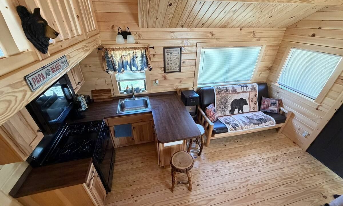 Photo of Livingroom in Town of Masonville