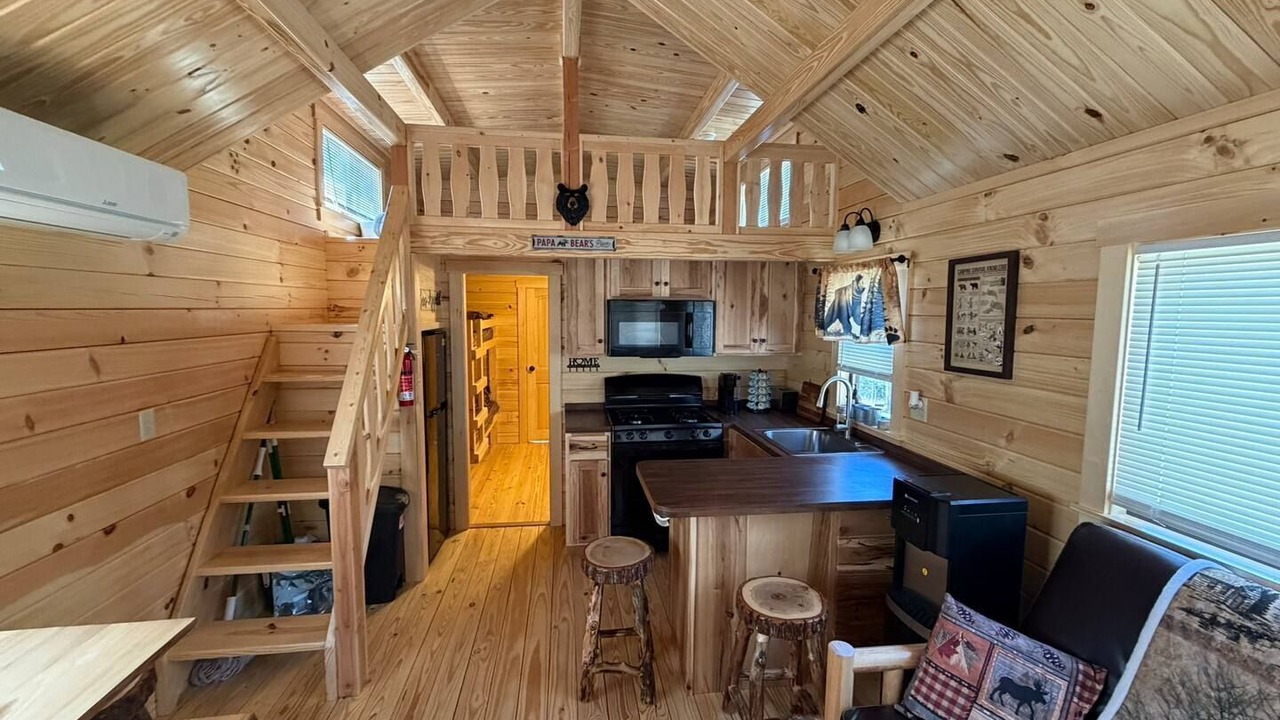 Photo of Livingroom in Town of Masonville