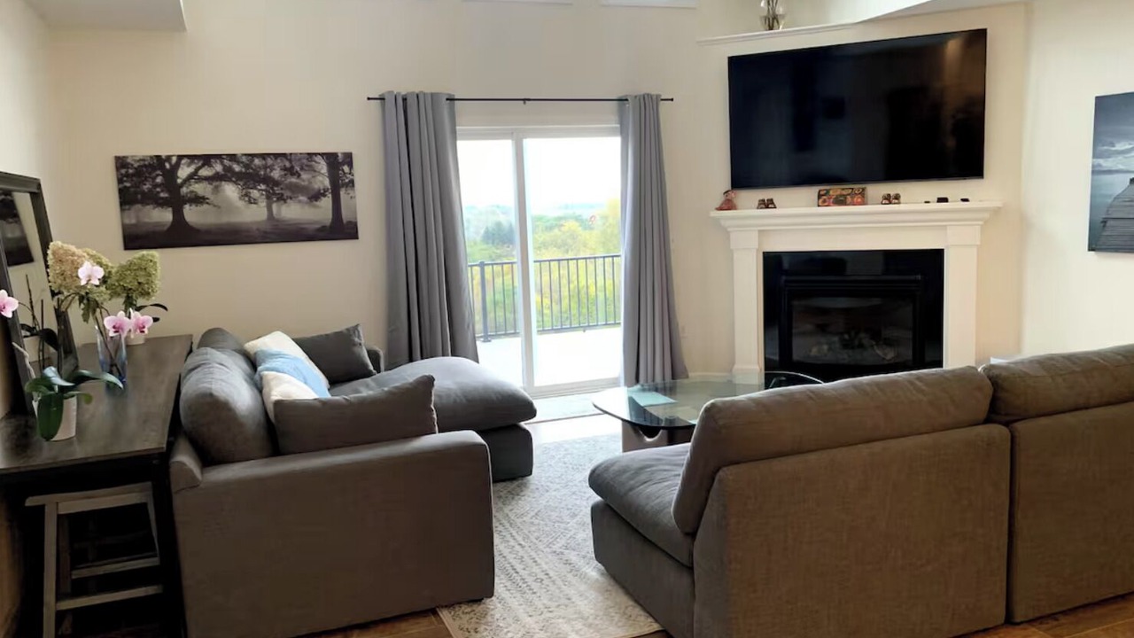 Photo of Livingroom in Hollowville