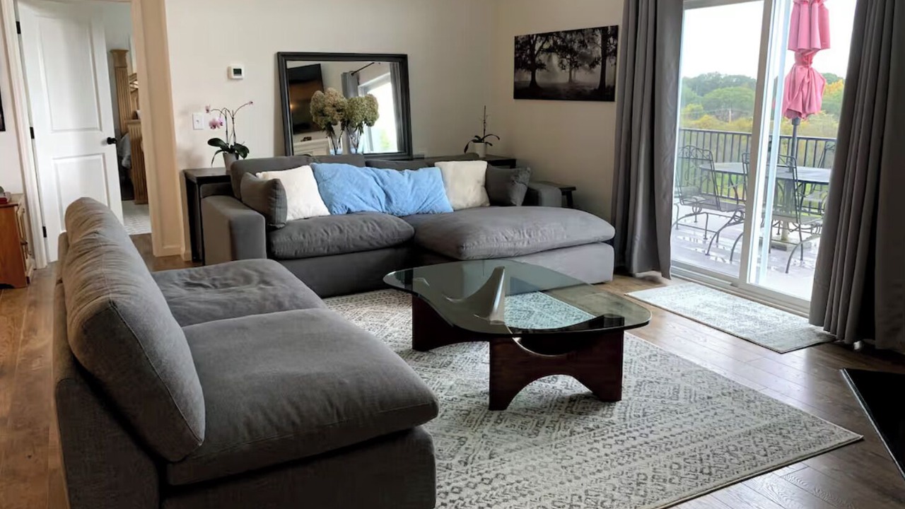 Photo of Livingroom in Hollowville