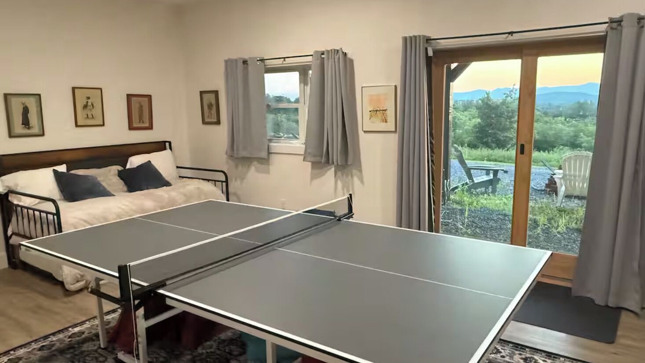 Photo of Bedroom in Hollowville