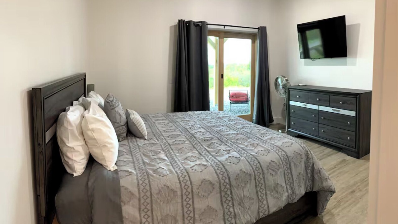 Photo of Bedroom in Hollowville