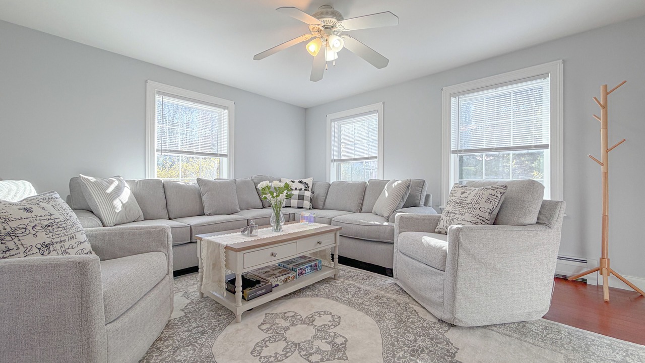 Photo of Livingroom in Westbrook