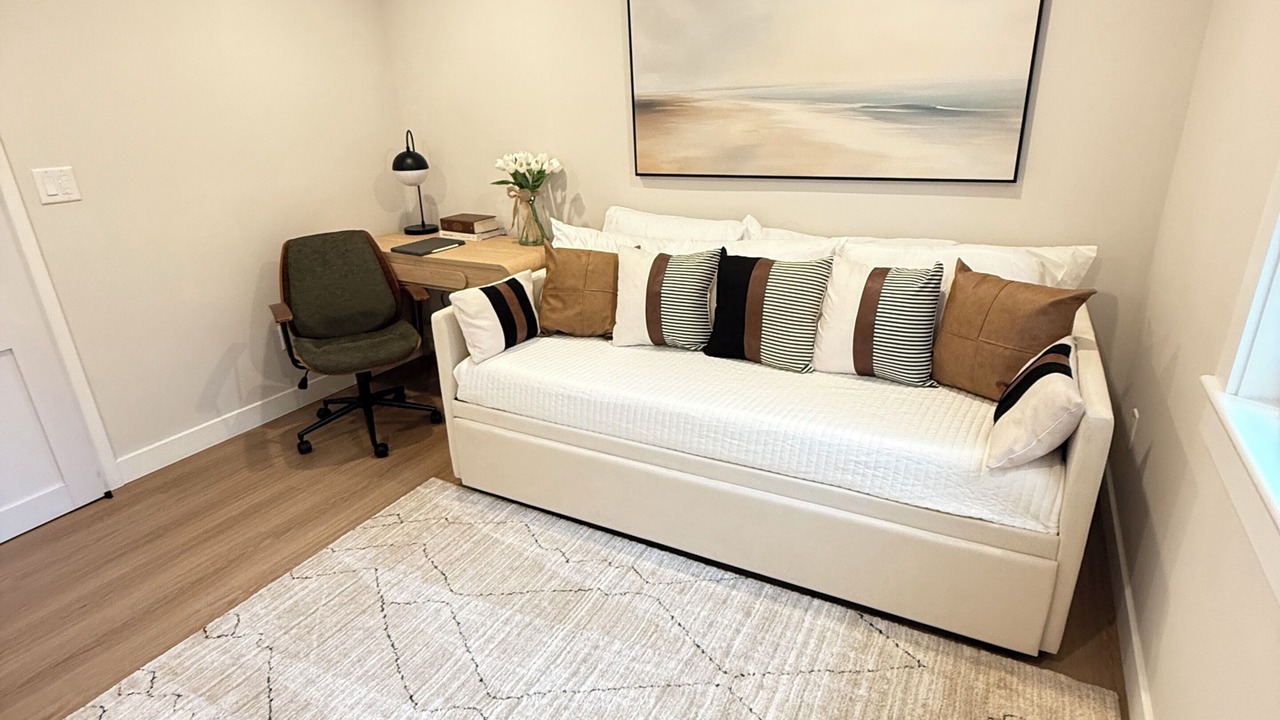 Photo of Livingroom in Marstons Mills