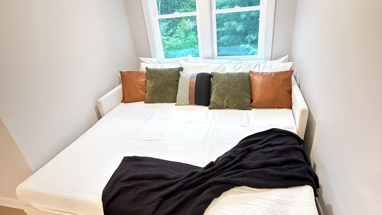 Photo of Bedroom in Marstons Mills