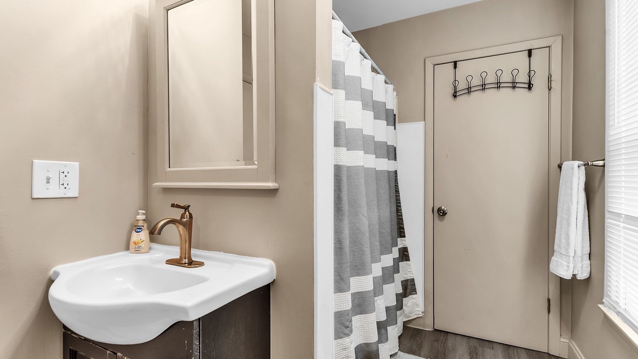 Photo of Bathroom in Niagara Falls
