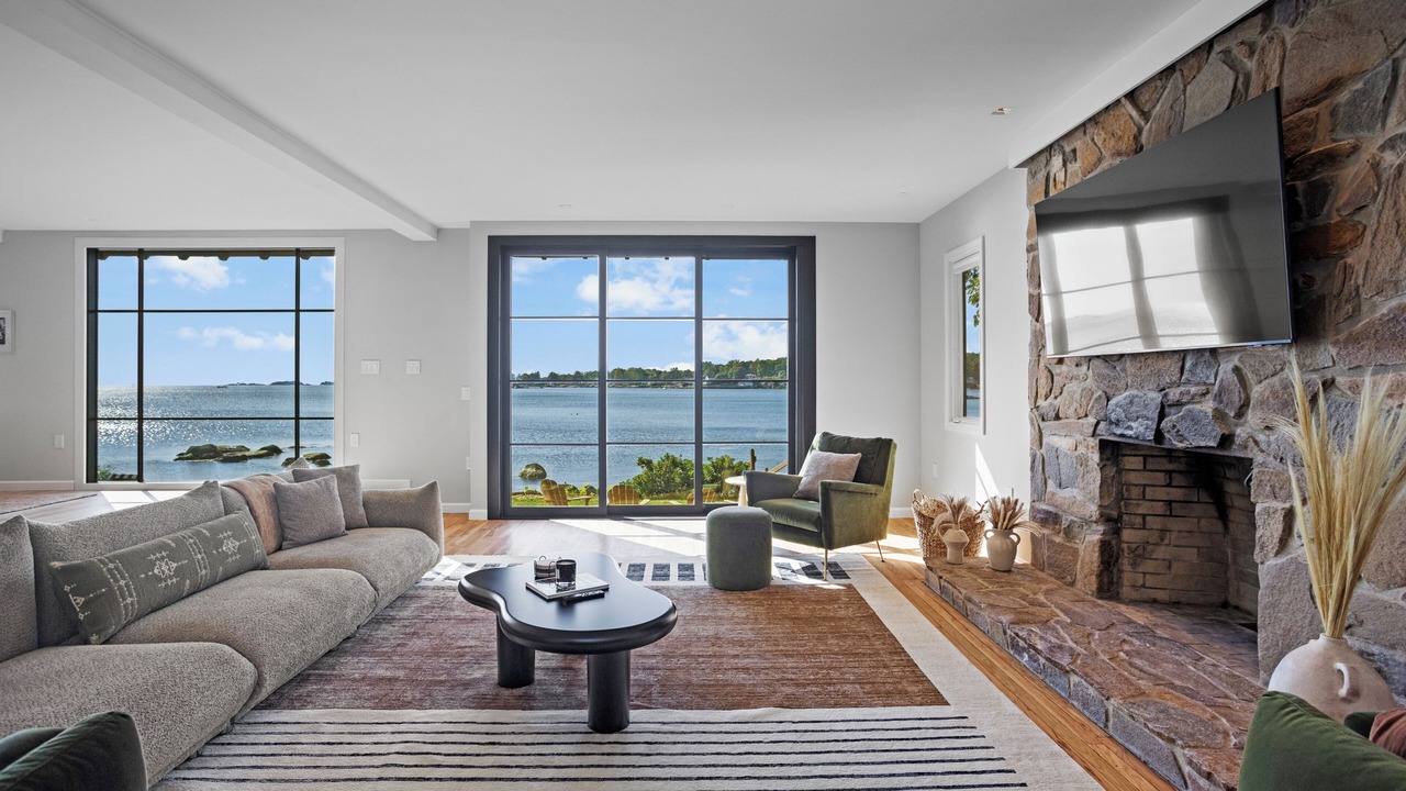 Photo of Livingroom in Guilford