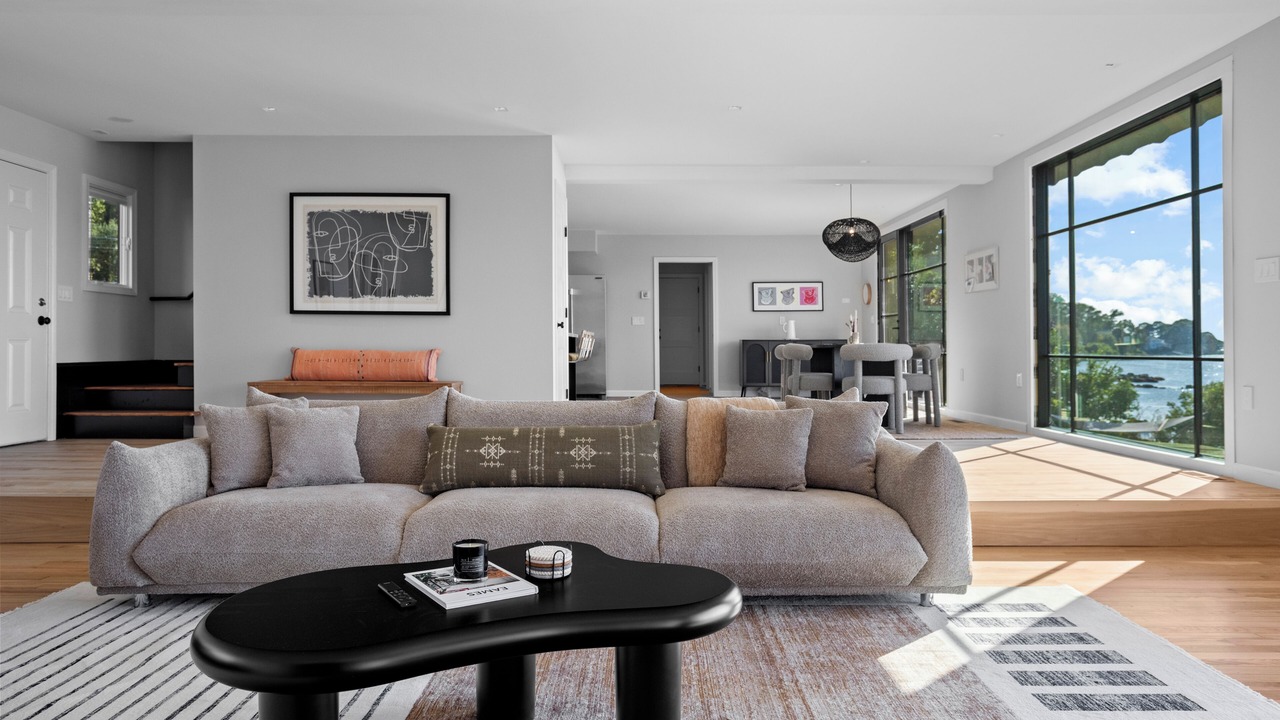 Photo of Livingroom in Guilford
