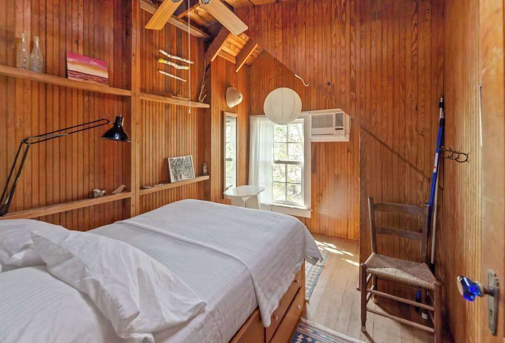 Photo of Bedroom in Ocean Bay Park