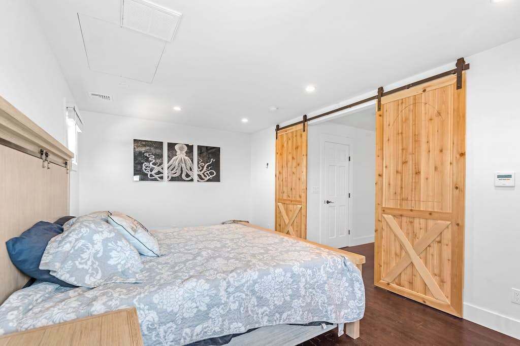 Photo of Bedroom in Ocean Bay Park